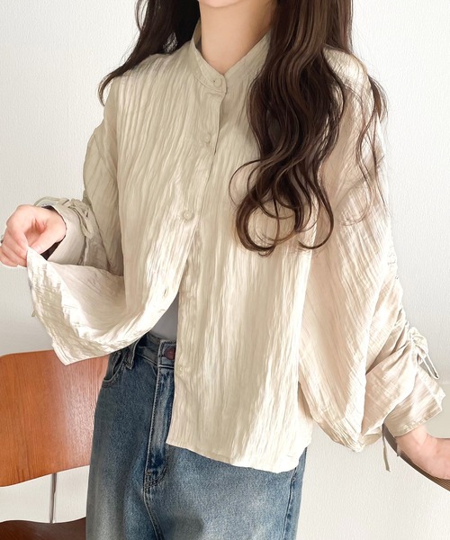 classicalelf（クラシカルエルフ）の「上品な抜け感と自由なアレンジ叶う。2wayカラー袖シャーリングシアー素材シャツブラウス（長袖）（シャツ/ブラウス・レディース・ブラウン/ピンク/ベージュ/チャコール・LARGE/MEDIUM/SMALL/X-LARGE）」の12枚目の写真