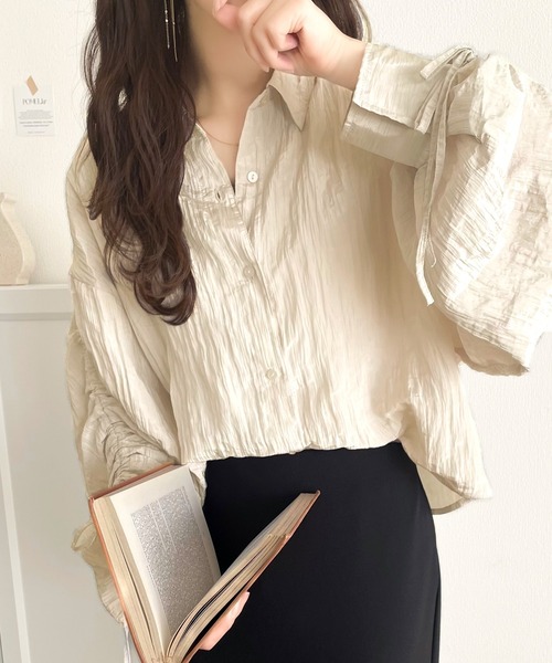 classicalelf（クラシカルエルフ）の「上品な抜け感と自由なアレンジ叶う。2wayカラー袖シャーリングシアー素材シャツブラウス（長袖）（シャツ/ブラウス・レディース・ブラウン/ピンク/ベージュ/チャコール・LARGE/MEDIUM/SMALL/X-LARGE）」の10枚目の写真