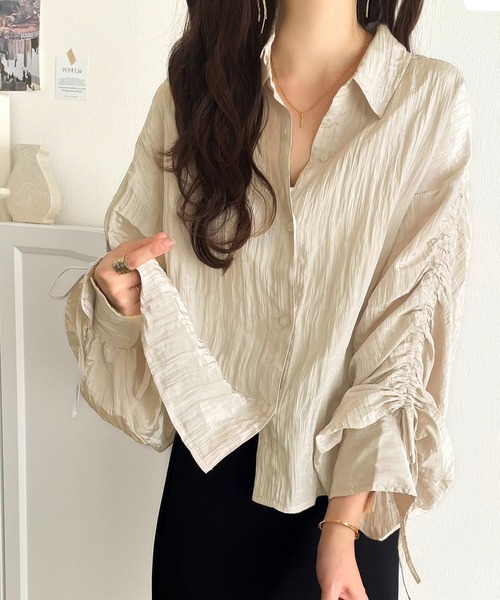 classicalelf（クラシカルエルフ）の「上品な抜け感と自由なアレンジ叶う。2wayカラー袖シャーリングシアー素材シャツブラウス（長袖）（シャツ/ブラウス・レディース・ブラウン/ピンク/ベージュ/チャコール・LARGE/MEDIUM/SMALL/X-LARGE）」の19枚目の写真