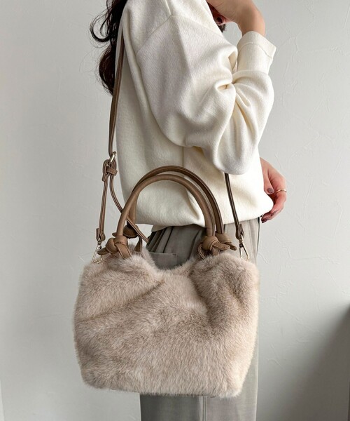 fredy emue（フレディエミュ）の「ノットハンドルファートートバッグ（ショルダーバッグ・レディース・グレイッシュベージュ/ベージュ・FREE）」の7枚目の写真