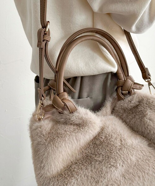 fredy emue（フレディエミュ）の「ノットハンドルファートートバッグ（ショルダーバッグ・レディース・グレイッシュベージュ/ベージュ・FREE）」の8枚目の写真