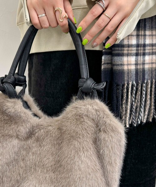 fredy emue（フレディエミュ）の「ノットハンドルファートートバッグ（ショルダーバッグ・レディース・グレイッシュベージュ/ベージュ・FREE）」の14枚目の写真