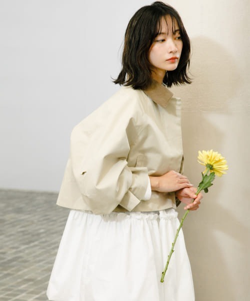 KBF（ケイビーエフ）の「BACKフレアショートジャケット（その他