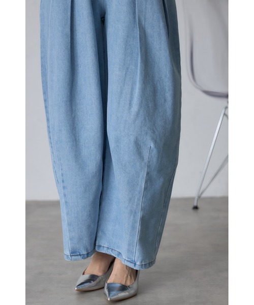 &. NOSTALGIA（アンドドットノスタルジア）の「【ZOZO限定】アシメタックデニムパンツ（デニムパンツ・レディース・インディゴブルー/ライトブルー・M）」の5枚目の写真