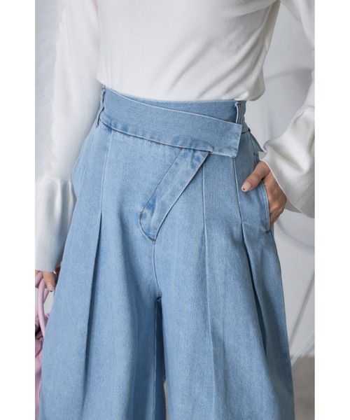&. NOSTALGIA（アンドドットノスタルジア）の「【ZOZO限定】アシメタックデニムパンツ（デニムパンツ・レディース・インディゴブルー/ライトブルー・M）」の4枚目の写真