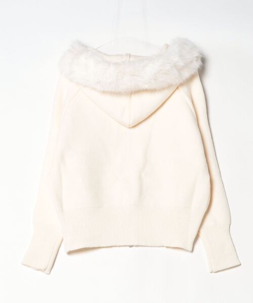 LETee(レティー)の「フェイクファー付きフ―ディーニットジャケット(カーディガン/ボレロ・レディース・ベージュ/ホワイト/グレー・FREE)」の14枚目の写真