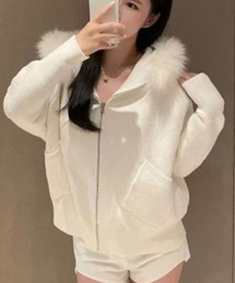 フェイクファー付きフ―ディーニットジャケット