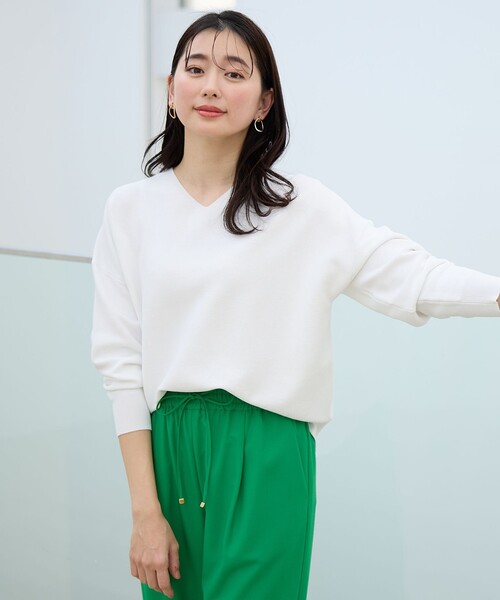 ANY(エニィ)の「【5色展開】Vネックガーターニットプルオーバー(ニット/セーター・レディース・グリーン系/イエロー系/ブラウン系/アイボリー系/サックスブルー系・F)」の3枚目の写真