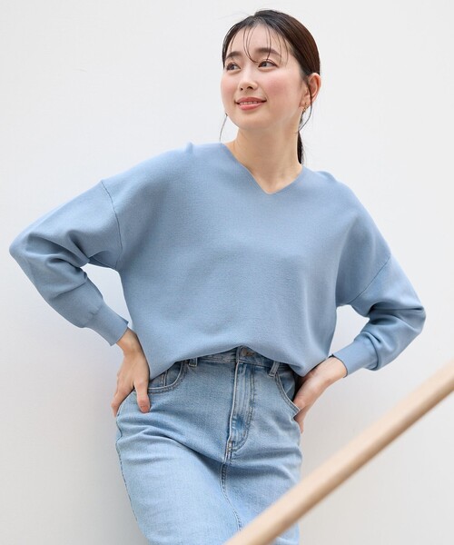 ANY(エニィ)の「【5色展開】Vネックガーターニットプルオーバー(ニット/セーター・レディース・グリーン系/イエロー系/ブラウン系/アイボリー系/サックスブルー系・F)」の5枚目の写真