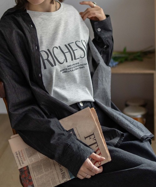 NAVY(ネイビー)の「NAVY ロゴプリント長袖Tシャツ(Tシャツ/カットソー・レディース・グレイッシュベージュ/オートミール/チャコール・M/L)」の10枚目の写真