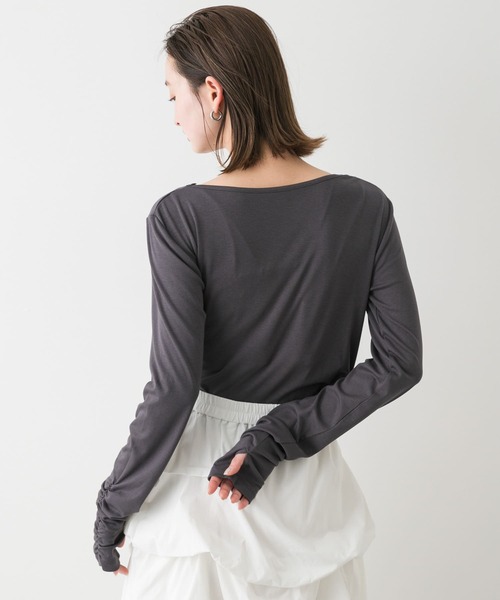 SENSE OF PLACE by URBAN RESEARCH(センスオブプレイスバイアーバンリサーチ)の「シャーリングドレープトップ(Tシャツ/カットソー・レディース・カーキ/チャコールグレー/ベージュ・ONE)」の16枚目の写真