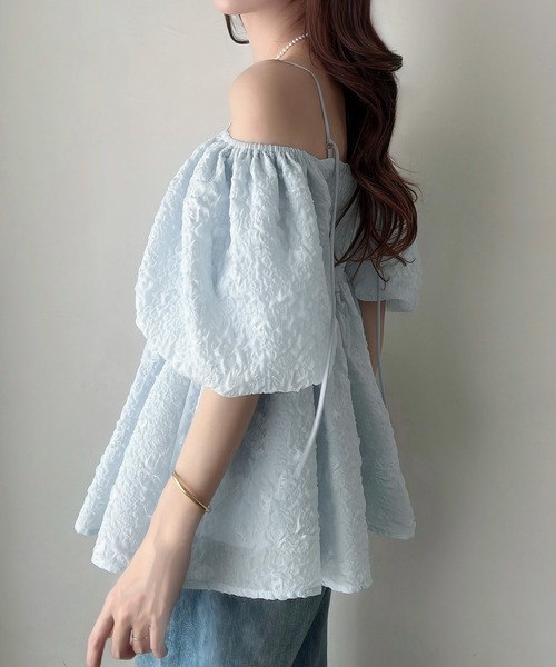 Meiru(メイル)の「2wayオフショルジャガードペプラムトップス(シャツ/ブラウス・レディース・アイボリー/ブラック/ブルー/ピンク/ミント・SMALL/LARGE/MEDIUM/X-LARGE)」の8枚目の写真