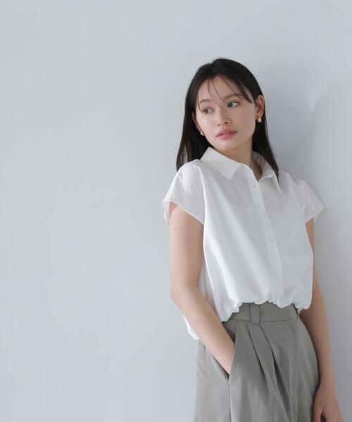 NATURAL BEAUTY BASIC(ナチュラルビューティーベーシック)の「◇クロップドドルマンシャツ(シャツ/ブラウス・レディース・ベージュ/オフホワイト/ブルー・SMALL/MEDIUM)」の2枚目の写真