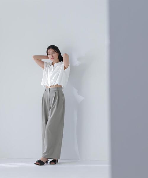 NATURAL BEAUTY BASIC(ナチュラルビューティーベーシック)の「◇クロップドドルマンシャツ(シャツ/ブラウス・レディース・ベージュ/オフホワイト/ブルー・SMALL/MEDIUM)」の5枚目の写真