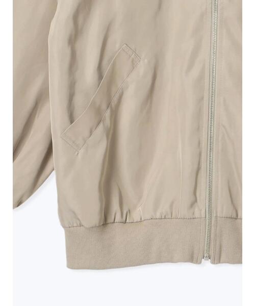 Lugnoncure(ルノンキュール)の「スタンドカラーミリタリーブルゾン(ブルゾン・レディース・オフホワイト/カーキ/ベージュ・F)」の6枚目の写真