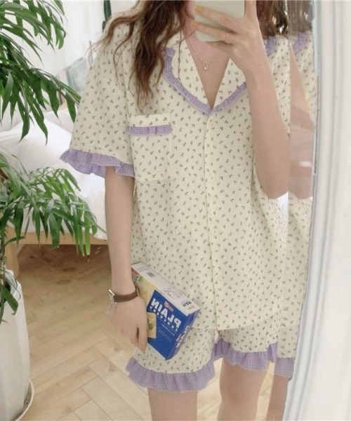 Teem Store(チームストア)の「【2点セット】ゆったり前開きルームウェア フリルパジャマ 半袖 ショートパンツ 花柄 春夏(ルームウェア/パジャマ・レディース・ピンク系/ピンク/レッド/イエロー/ブルー系/パープル/ブルー・M/L)」の4枚目の写真