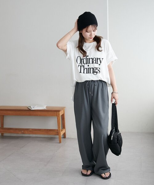 DISCOAT(ディスコート)の「【WEB限定】OrdinaryロゴプリントTシャツ(Tシャツ/カットソー・レディース・ホワイト/ホワイト系その他/チャコールグレー・MEDIUM)」の14枚目の写真