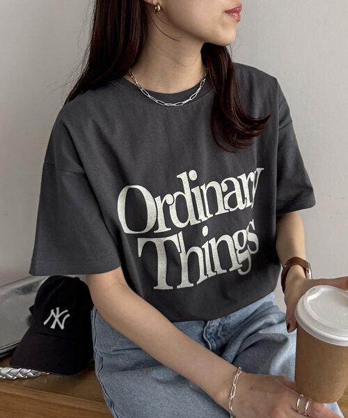 DISCOAT(ディスコート)の「【WEB限定】OrdinaryロゴプリントTシャツ(Tシャツ/カットソー・レディース・ホワイト/ホワイト系その他/チャコールグレー・MEDIUM)」の17枚目の写真