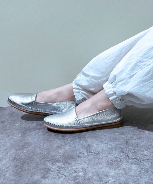 enchanted（エンチャンテッド）の「《APOM》本革アンライニングモカシン（スリッポン・レディース・ホワイト/ベージュ/ブラック/シルバー・38/39/40/41/37/36/35）」の12枚目の写真