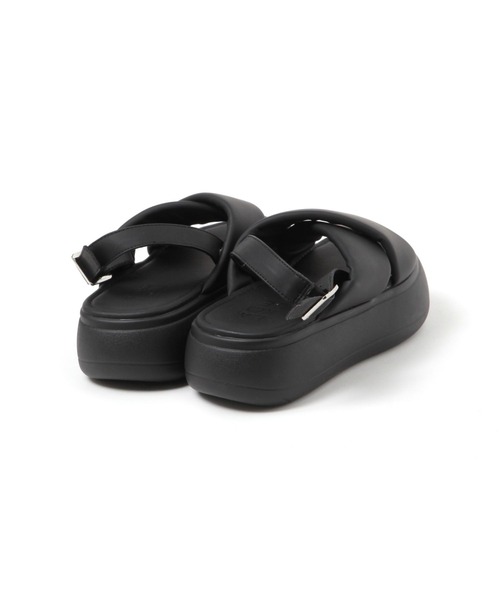 LAKOLE（ラコレ）の「パフィークロスサンダル / 291942（サンダル・レディース・ブラック/オフホワイト・MEDIUM/LARGE）」の6枚目の写真