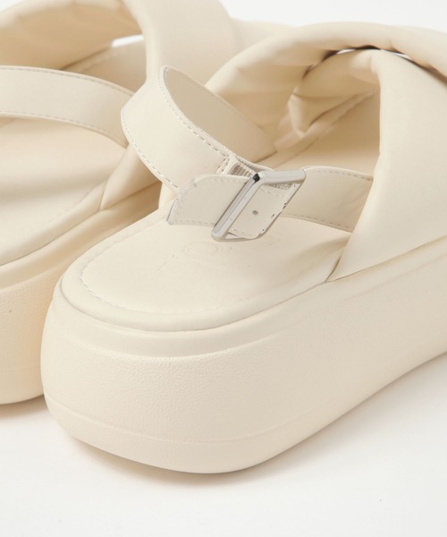 LAKOLE（ラコレ）の「パフィークロスサンダル / 291942（サンダル・レディース・ブラック/オフホワイト・MEDIUM/LARGE）」の11枚目の写真