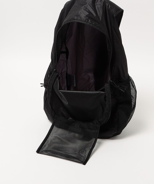 WEEKEND(ER)(ウィークエンダー)の「【別注】<WEEKEND(ER)>パッカブル バックパック(ショルダーバッグ・メンズ・ブラック・FREE)」の7枚目の写真