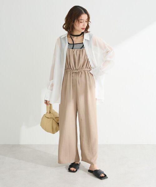 Green Parks(グリーンパークス)の「胸元バルーンウエストリボンサロペット(サロペット/オーバーオール・レディース・ライトベージュ/ブラック・FREE)」の4枚目の写真