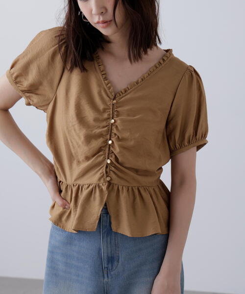 FREE'S MART(フリーズマート)の「◆ペプラムギャザーブラウス(シャツ/ブラウス・レディース・ブルー/ホワイト系その他/ブラウン/ブラック・FREE)」の3枚目の写真