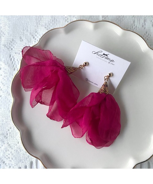 VIBGYOR(ヴィブジョー)の「【charme by pimo 】シフォン オーガンジー タッセル ピアス(MA)(ピアス(両耳用)・レディース・ブラック/ピンク/ピンク系その他/ブルー/マスタード・FREE)」の4枚目の写真