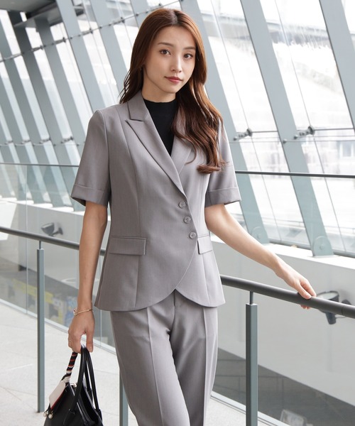 DRESS PLUS（ドレスプラス）の「ボタンがアクセントのセットアップスーツ（スーツパンツ・レディース・グレー/ネイビー/グレイッシュブルー・M/L）」の18枚目の写真