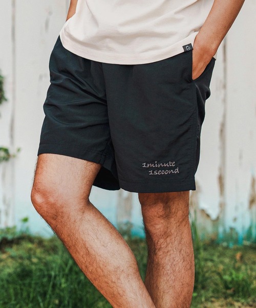 1minute 1second（ワンミニットワンセカンド）の「mp13519-Cursive embroidery nylon swim shorts ナイロンショーツ（その他パンツ・メンズ・チャコール/オリーブ/ブラック・S/M/L/XL）」の3枚目の写真