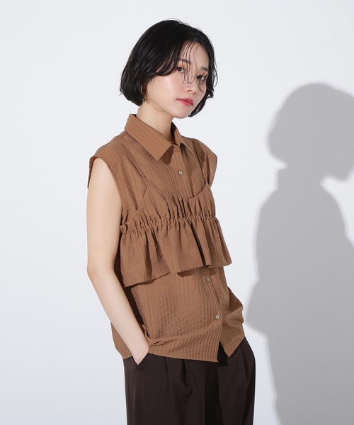 N.（N. Natural Beauty Basic）（エヌエヌナチュラルビューティーベーシック）の「ビスチェレイヤードフレンチスリーブシャツ（シャツ/ブラウス・レディース・オフホワイト/ブルー/ブラウン・MEDIUM）」の11枚目の写真