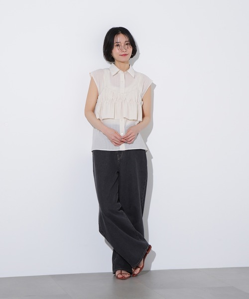 N.（N. Natural Beauty Basic）（エヌエヌナチュラルビューティーベーシック）の「ビスチェレイヤードフレンチスリーブシャツ（シャツ/ブラウス・レディース・オフホワイト/ブルー/ブラウン・MEDIUM）」の6枚目の写真