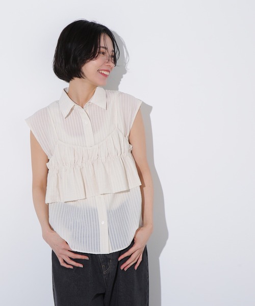 N.（N. Natural Beauty Basic）（エヌエヌナチュラルビューティーベーシック）の「ビスチェレイヤードフレンチスリーブシャツ（シャツ/ブラウス・レディース・オフホワイト/ブルー/ブラウン・MEDIUM）」の7枚目の写真