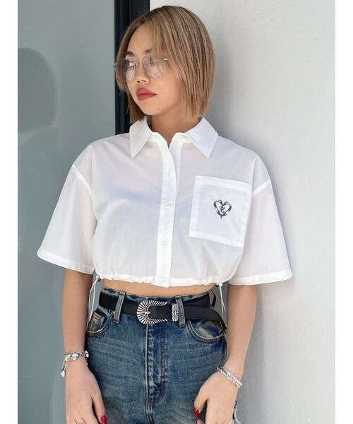 EVRIS（エヴリス）の「ワンポイントショートシャツ（シャツ/ブラウス・レディース・ホワイト/ブルー・FREE）」の5枚目の写真