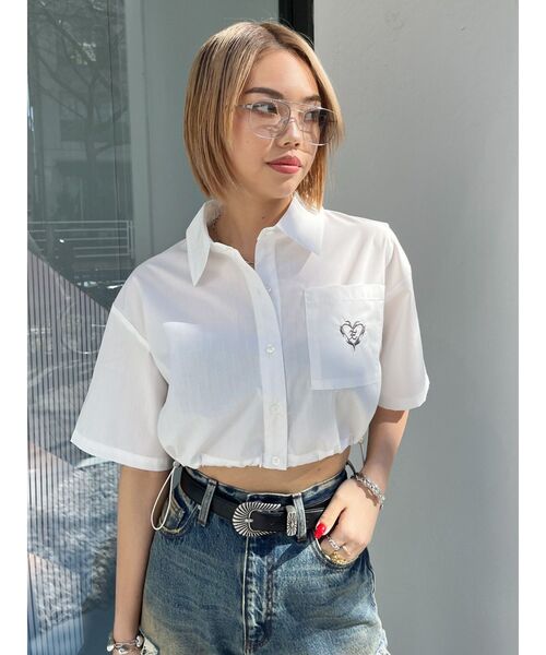 EVRIS（エヴリス）の「ワンポイントショートシャツ（シャツ/ブラウス・レディース・ホワイト/ブルー・FREE）」の6枚目の写真