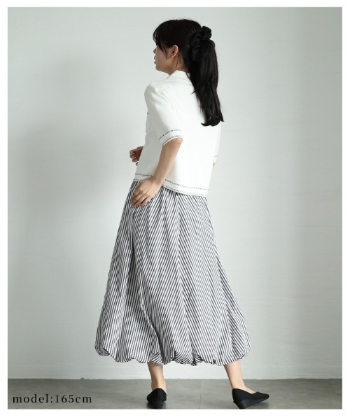 Sawa a la mode(サワアラモード)の「ストライプ柄バブルヘムスカート(スカート・レディース・ブルー/ブラック・FREE)」の20枚目の写真