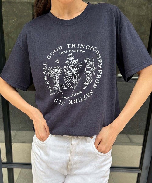 LOWO（ロワ）の「綿混フロントプリントTシャツ カットソー（Tシャツ/カットソー・レディース・ブルー/ホワイト/ネイビー・FREE）」の2枚目の写真