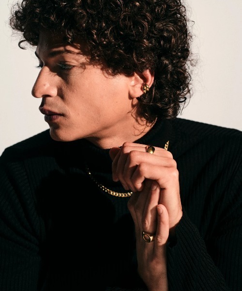 TOM WOOD(トムウッド)の「【TOMWOOD】Ear Cuff Thick Gold イヤーカフ ゴールド ユニセックス(イヤーカフ・レディース・ゴールド・S/M)」の7枚目の写真