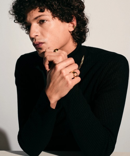 TOM WOOD(トムウッド)の「【TOMWOOD】Ear Cuff Thick Gold イヤーカフ ゴールド ユニセックス(イヤーカフ・レディース・ゴールド・S/M)」の8枚目の写真