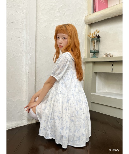 Disney(ディズニー)の「【Disney】ふしぎの国のアリス/トワル・ドゥ・ジュイSTYLEダブルカラーワンピース(ワンピース・レディース・ネイビー/ブルー・FREE)」の20枚目の写真