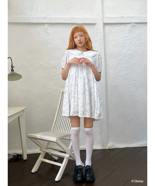 Disney(ディズニー)の「【Disney】ふしぎの国のアリス/トワル・ドゥ・ジュイSTYLEダブルカラーワンピース(ワンピース・レディース・ネイビー/ブルー・FREE)」の13枚目の写真