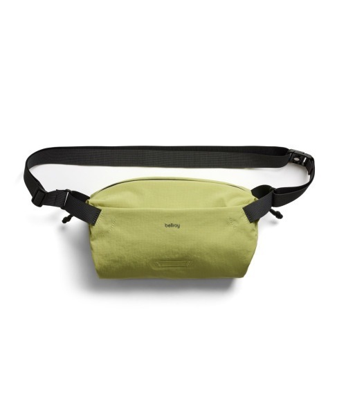 entre square(アントレスクエアー)の「Bellroy/ボディバッグ Lite Sling 7L KIWI(廃盤カラー)(ボディバッグ/ウエストポーチ・メンズ・ライトグリーン・ONESIZE)」の3枚目の写真