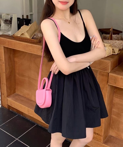 shopnikoniko(ショップニコニコ)の「キャミワンピース ミニ丈 チュニック フレア キャミソール ワンピース(ワンピース・レディース・ホワイト/ブラック・フリー)」の4枚目の写真