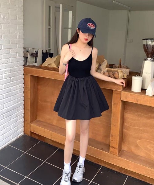 shopnikoniko(ショップニコニコ)の「キャミワンピース ミニ丈 チュニック フレア キャミソール ワンピース(ワンピース・レディース・ホワイト/ブラック・フリー)」の8枚目の写真