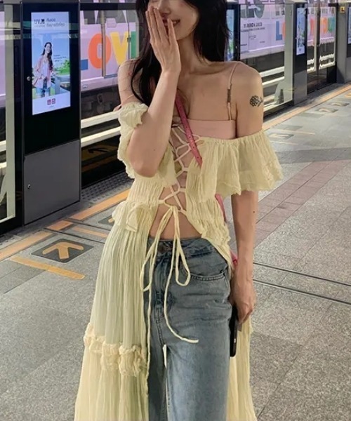 NANEA（ナネア）の「前後着用可能　2wayシアーレースアップカーディガンワンピース（ワンピース・レディース・アイボリー・フリー）」の7枚目の写真