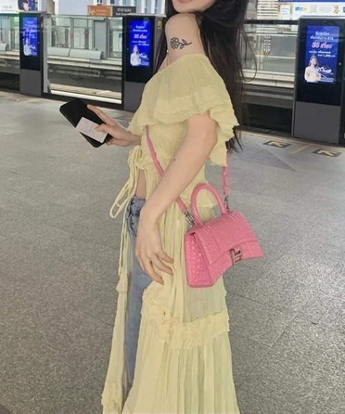 NANEA（ナネア）の「前後着用可能　2wayシアーレースアップカーディガンワンピース（ワンピース・レディース・アイボリー・フリー）」の9枚目の写真
