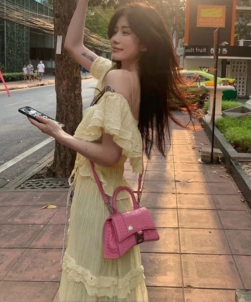 NANEA（ナネア）の「前後着用可能　2wayシアーレースアップカーディガンワンピース（ワンピース・レディース・アイボリー・フリー）」の10枚目の写真