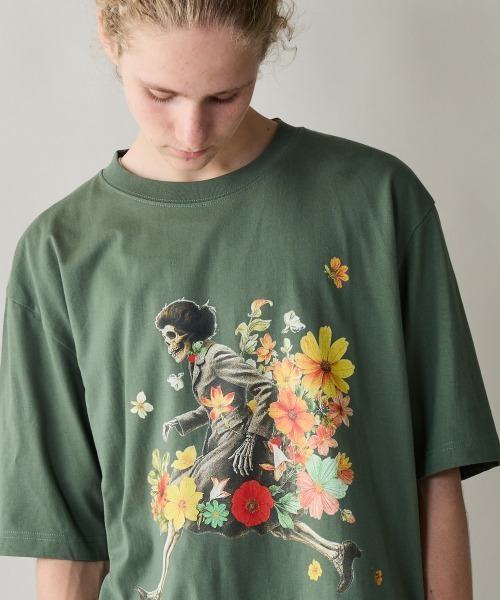 rehacer(レアセル)の「rehacer : Blooming Exit Relax Fit T-Shirt / ブルーミング イクジット リラックスフィットTシャツ(Tシャツ/カットソー・メンズ・スミクロ/グリーン/ブルー・SMALL/MEDIUM/LARGE/X-LARGE)」の1枚目の写真