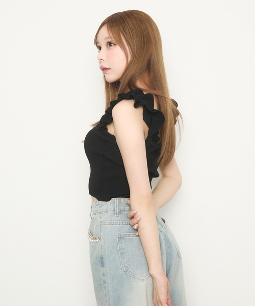 TITTY&CO.（ティティーアンドコー）の「フリル付きニットキャミソール（キャミソール・レディース・ブラック×ホワイト/ベージュ/ホワイト×ブラック/ブラック・FREE）」の18枚目の写真